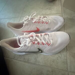 Nike Women's White and Red Athletic Shoes